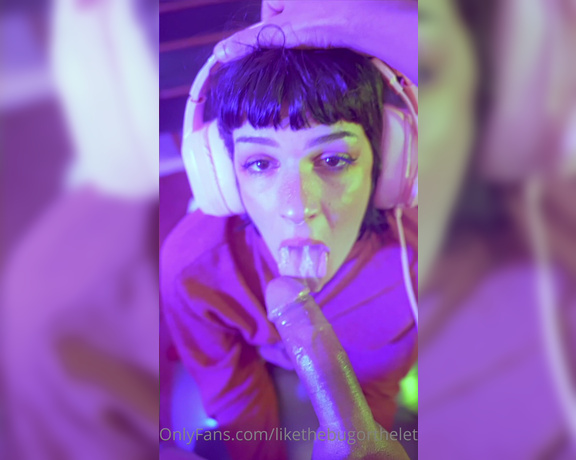 Bugortheletter aka likethebugortheletter OnlyFans - NEW 24 MINUTE ROUGH ANAL VIDEO ready, player one he watched me go live