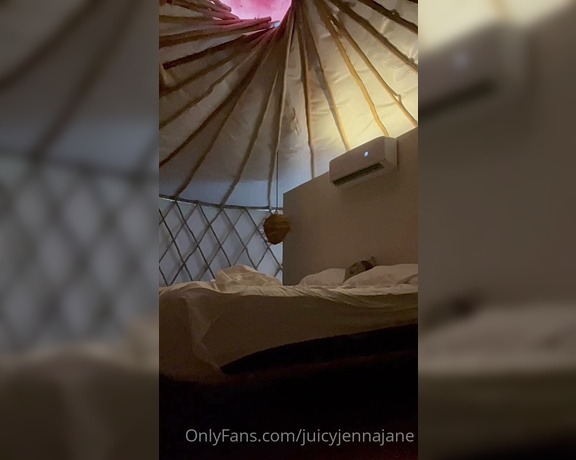 Juicyjennajane - Just vibing Nude dancing around in a Yurt LB (10.04.2021)
