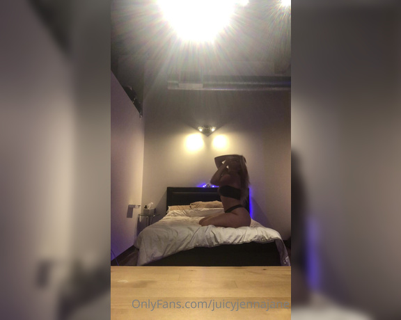 Juicyjennajane - OnlyFans Video E (20.10.2020)