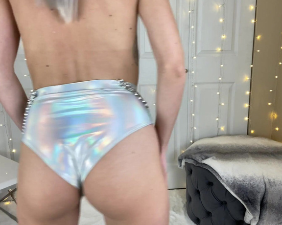 MavenMay - Shiny Ass Worship, Ass Worship, Body Worship, Humiliation, Brat Girls, Tattoos, ManyVids