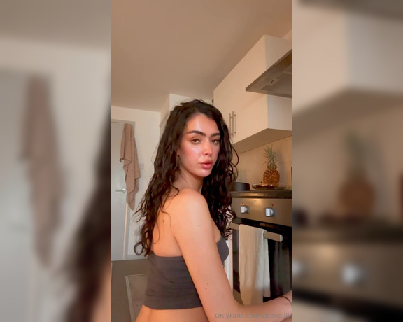 Zi Cavalli aka zicavallii OnlyFans Video 6056