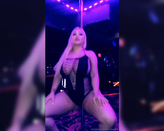 Everyone Loves Tanya aka everyonelovestanya OnlyFans - Pole danceing