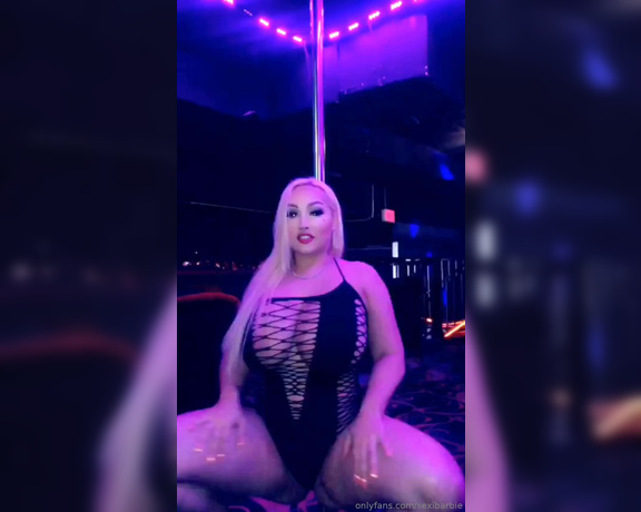 Everyone Loves Tanya aka everyonelovestanya OnlyFans - Pole danceing