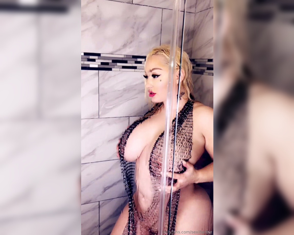 Everyone Loves Tanya aka everyonelovestanya OnlyFans - Shower vid