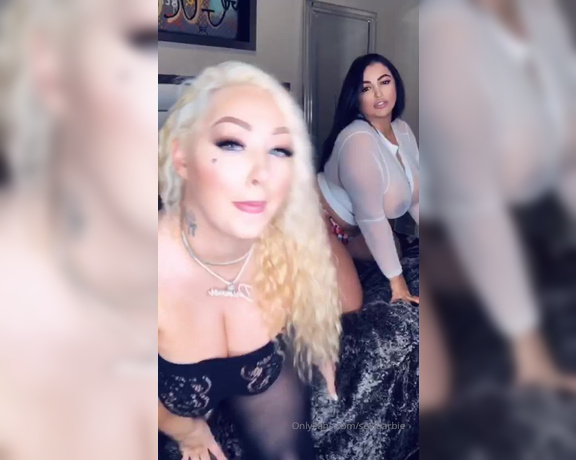 Everyone Loves Tanya aka everyonelovestanya OnlyFans - Barbie & Diamond Ask for FULL Video in messages