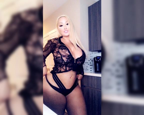 Everyone Loves Tanya aka everyonelovestanya OnlyFans - All black