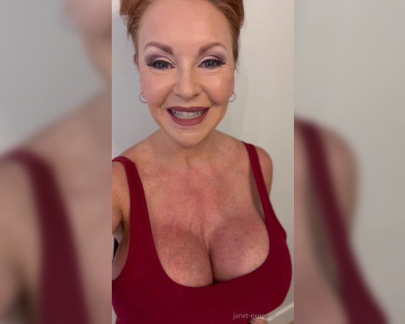 Janet Mason aka janetmasonxxxvip OnlyFans - Checking in! Have a great weekend