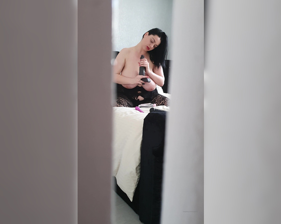 Busty Klara aka bklara11 OnlyFans - My stepfather was spying on