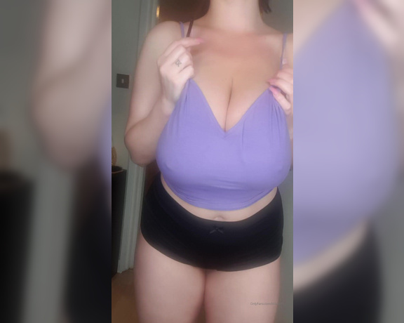 Busty Klara aka bklara11 OnlyFans Video 603