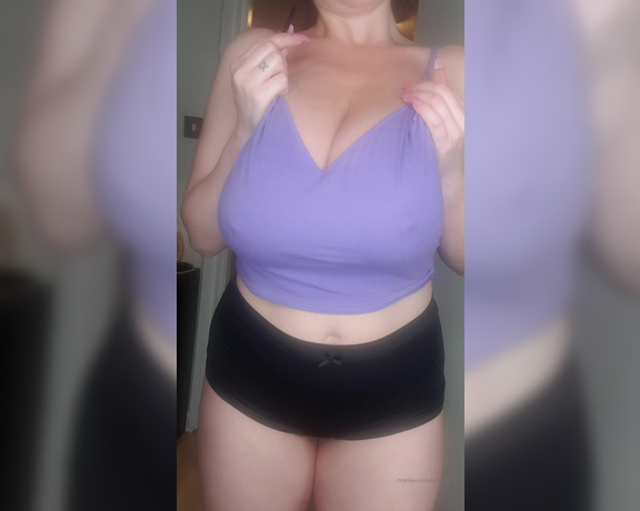 Busty Klara aka bklara11 OnlyFans Video 603