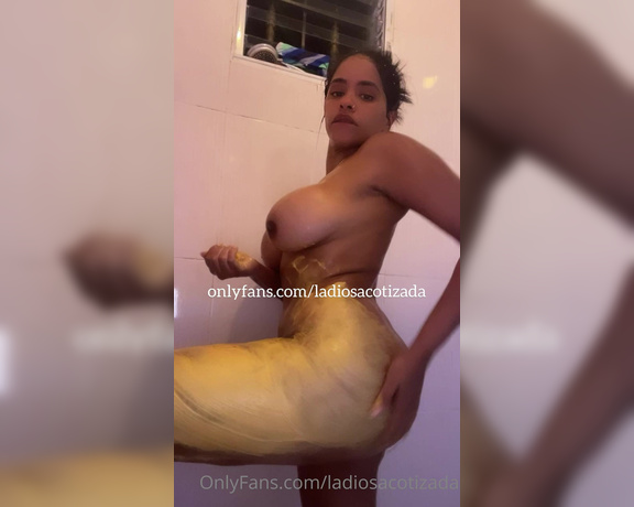 La Diosa Cotizada aka ladiosacotizada OnlyFans Video - Que rico  me encanta exfoliarme comparte este video con tus amigos y cuéntales tu especia