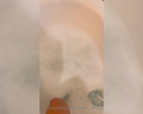 Sanna and Selena aka sanna_selena OnlyFans Video - Check sannas full nooodeee bath