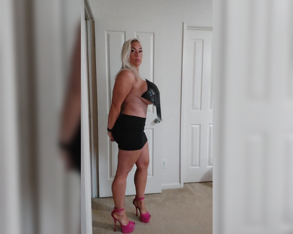 Mrs pineapple goddess aka mrspineapplegoddess OnlyFans Video - Sexy Saturday