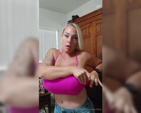 Mrs pineapple goddess aka mrspineapplegoddess OnlyFans Video - Trying on a new sportsbra