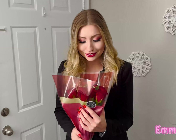 Emma Sirus aka emmasirus OnlyFans Video - For Valentines day you greet me with flowers and chocolates, so my gift to you is