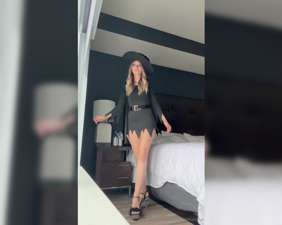 Emma Sirus aka emmasirus OnlyFans Video - A little BTS of me being a witch  careful, you might fall for my spell