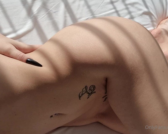 Kristy Black aka kristyblack OnlyFans Video - Lazy mornings are the best