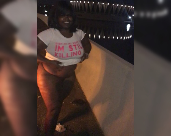 Niamilkmarie aka niamilkmarie OnlyFans Video - Twerking On The Interstate Yea Imma Freak Bitch