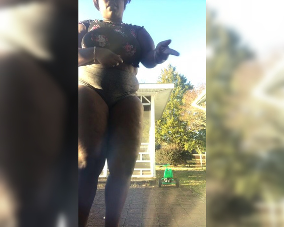 Niamilkmarie aka niamilkmarie OnlyFans Video - Instagram Live Listening To Freestyles While I Twerk This Big Ass