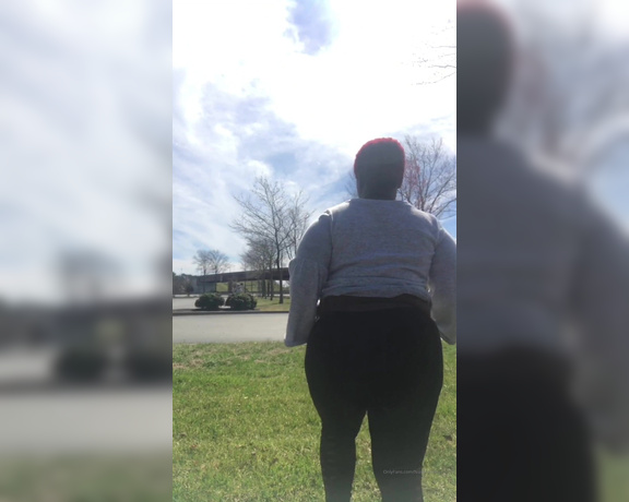 Niamilkmarie aka niamilkmarie OnlyFans Video - In The Parking Lot By The Interstate