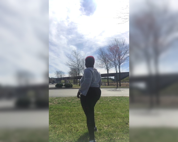 Niamilkmarie aka niamilkmarie OnlyFans Video - In The Parking Lot By The Interstate