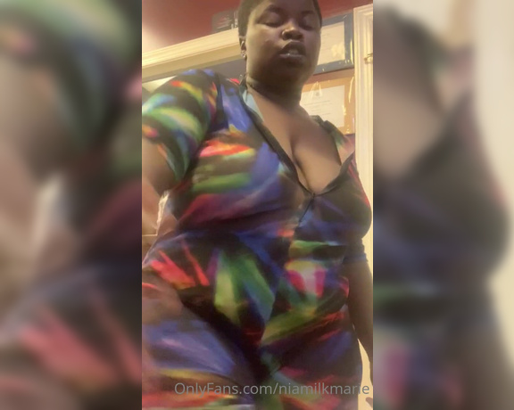 Niamilkmarie aka niamilkmarie OnlyFans Video - At The Studio MAkin She Ate The Dick Like A Snack