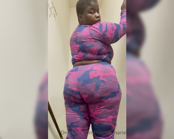 Niamilkmarie aka niamilkmarie OnlyFans Video - Thicky Thick