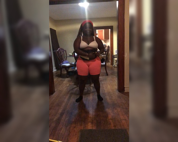 Niamilkmarie aka niamilkmarie OnlyFans Video - I Be Working Out