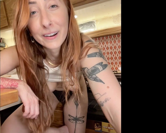 Zoe by the River aka zoebytheriver OnlyFans Video - grab a cup of coffee or tea and cum have a lil sexy sunday chat with