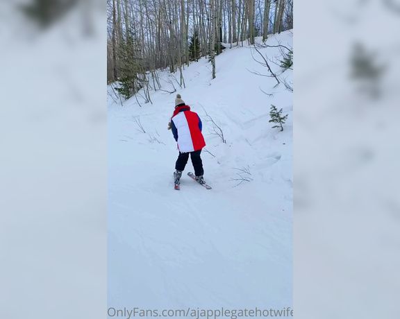 AJ Applegate aka ajapplegatevip OnlyFans Video - My first time skiing in Aspen  Ainda bem que tenho uma bunda grande