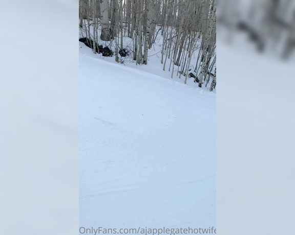 AJ Applegate aka ajapplegatevip OnlyFans Video - My first time skiing in Aspen  Ainda bem que tenho uma bunda grande