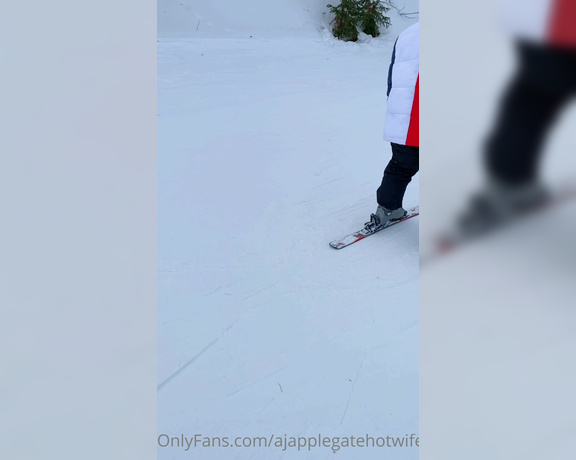 AJ Applegate aka ajapplegatevip OnlyFans Video - My first time skiing in Aspen  Ainda bem que tenho uma bunda grande