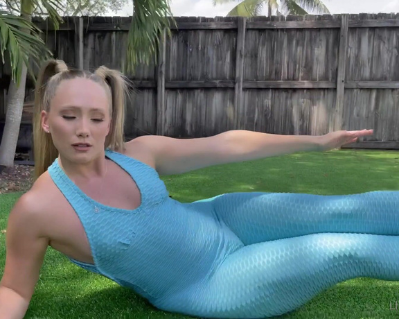 AJ Applegate aka ajapplegatevip OnlyFans Video - Are you ready to make that core burn  Heres a killer ab workout for you