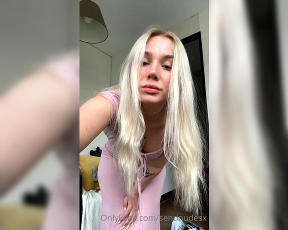 Patricia Tarka aka sendnudesx OnlyFans Video - Which dress do you like better Red or pink