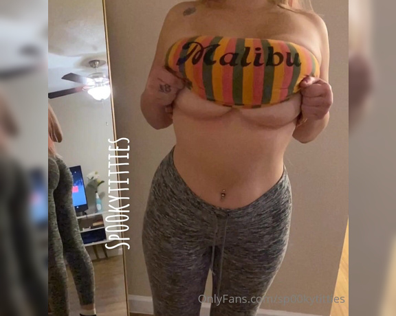 Sp00kytitties aka sp00kytitties OnlyFans Video - Watch the mirror too