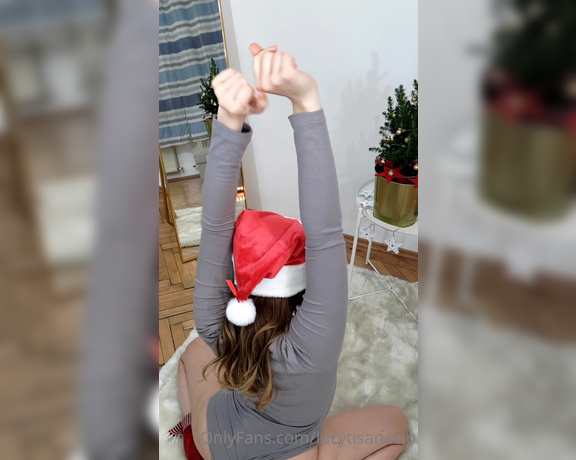 Lucy Tisane aka lucytisanevip OnlyFans Video - Christmas mood