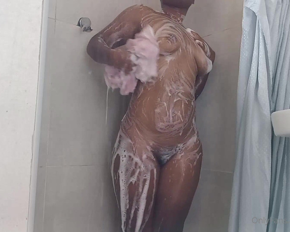 Black Daisy aka blackdaisy OnlyFans Video - Friday shower time with Miss Daisy