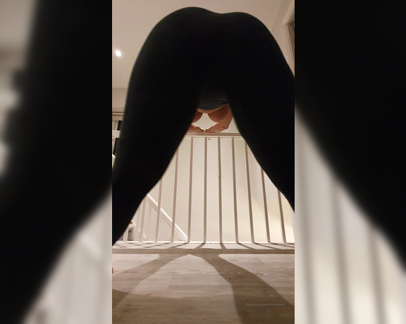 Beth Bennett aka bethundressed OnlyFans Video - Leggings