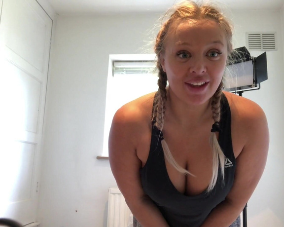 Beth Bennett aka bethundressed OnlyFans Video - Gym JOI