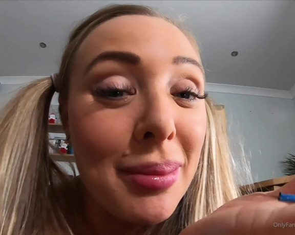 Beth Bennett aka bethundressed OnlyFans Video - giantess fetish I eat tiny people