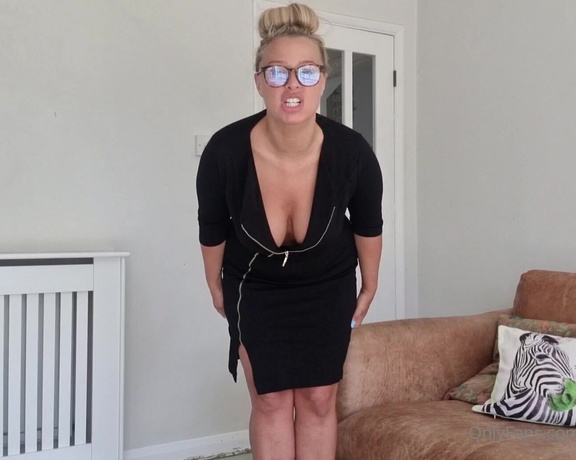 Beth Bennett aka bethundressed OnlyFans Video - stepmom will do ANYTHING to make you move out