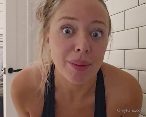 Beth Bennett aka bethundressed OnlyFans Video - caught my step dad in the shower