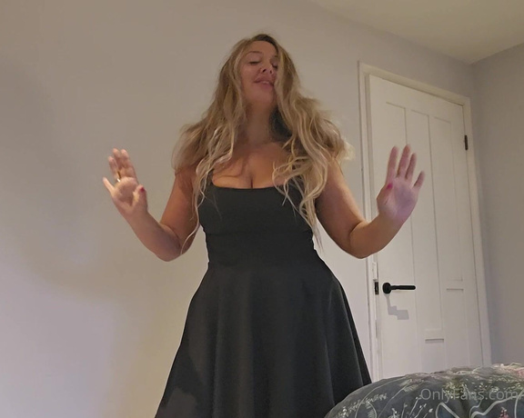 Beth Bennett aka bethundressed OnlyFans Video - No Nut Nine Minutes