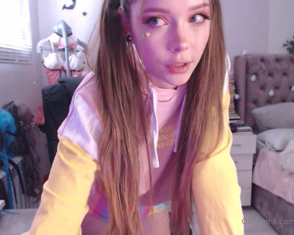 Kate Kuray aka onlykatekuray OnlyFans Video - enjoy old streams where im 19 years old