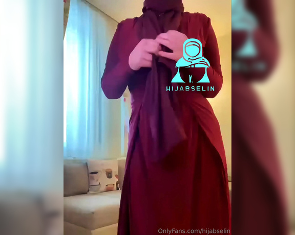 Hijab Selin aka hijabselin OnlyFans Video - If you want to fuck me hard in the ass, why dont you send a tip