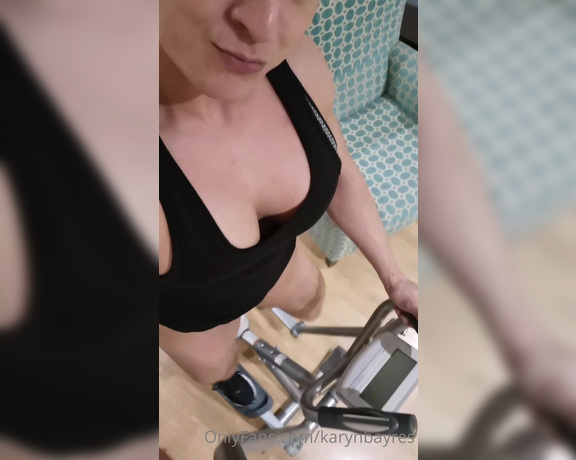 Karyn Bayres aka labayresonfire OnlyFans Video - Mira este video y Acompáñame a hacer mi cardio en braguitas