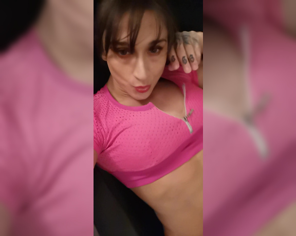 Karyn Bayres aka labayresonfire OnlyFans Video - Outfit pink sexy sport