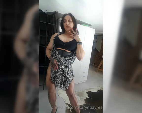 Karyn Bayres aka labayresonfire OnlyFans Video - Este video casero que salio casual y espontaneo, creo que les gustara