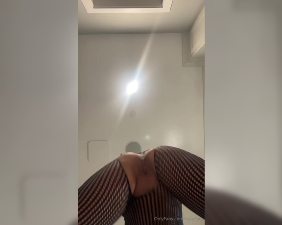 Ayyyejae aka ayyyejae OnlyFans Video - POV I twerk on ur virgin face