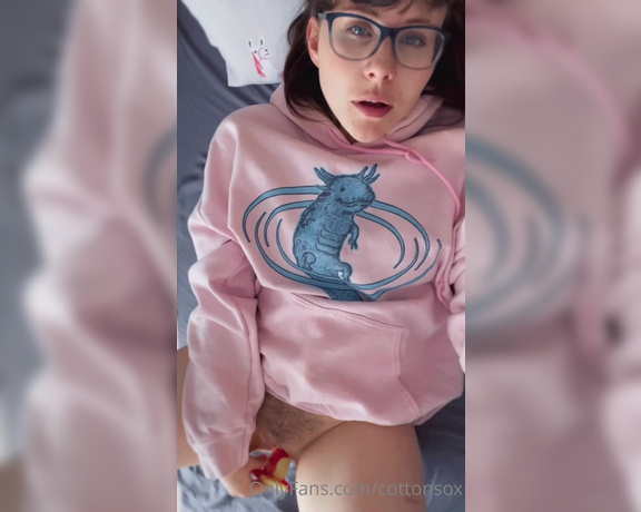 Alice CottonSox aka cottonsox OnlyFans Video - Hello best friends Back to regularly scheduled programming